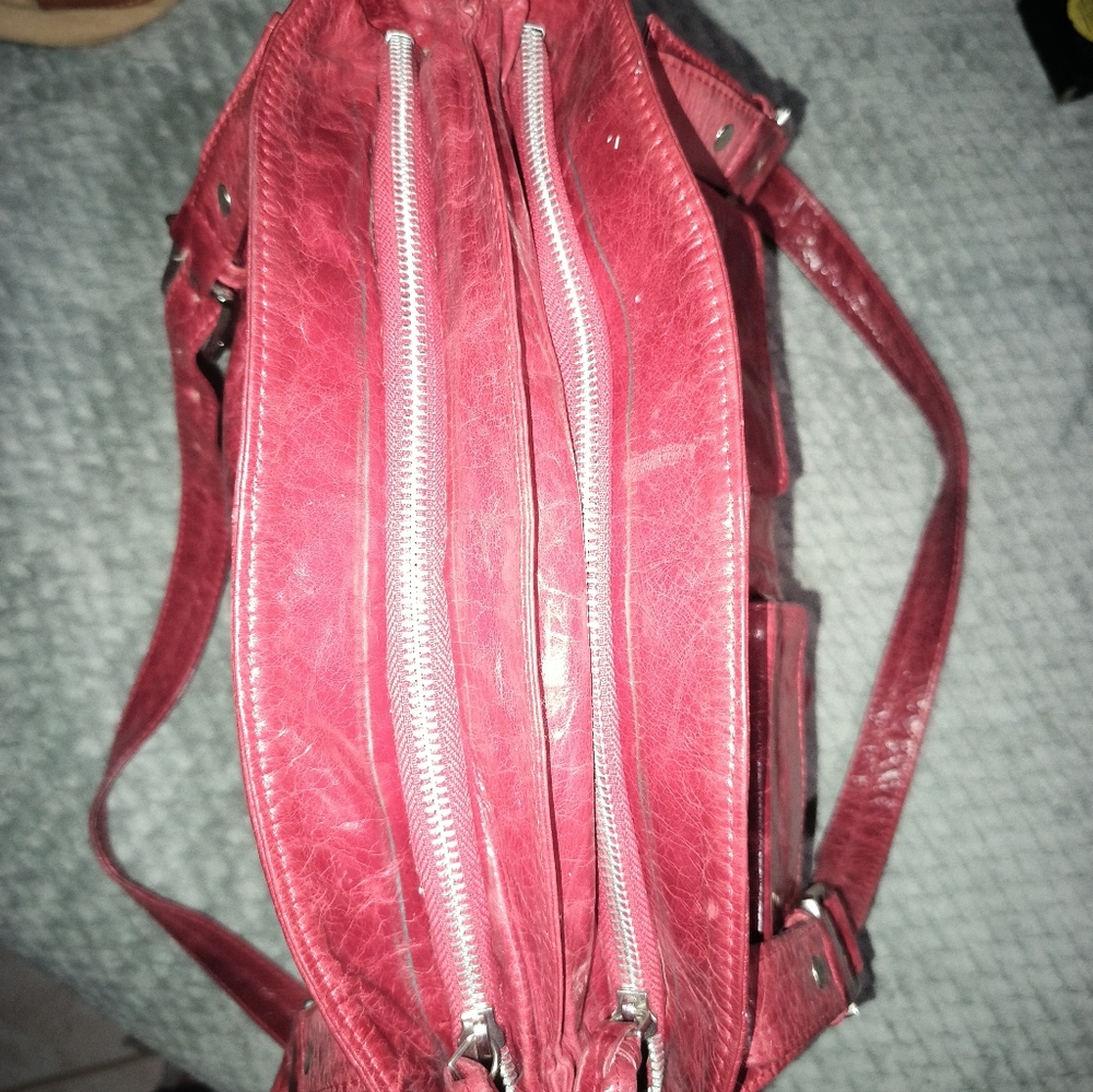 Latico Red Leather Shoulder Bag Double Zip. - Picture 9 of 16